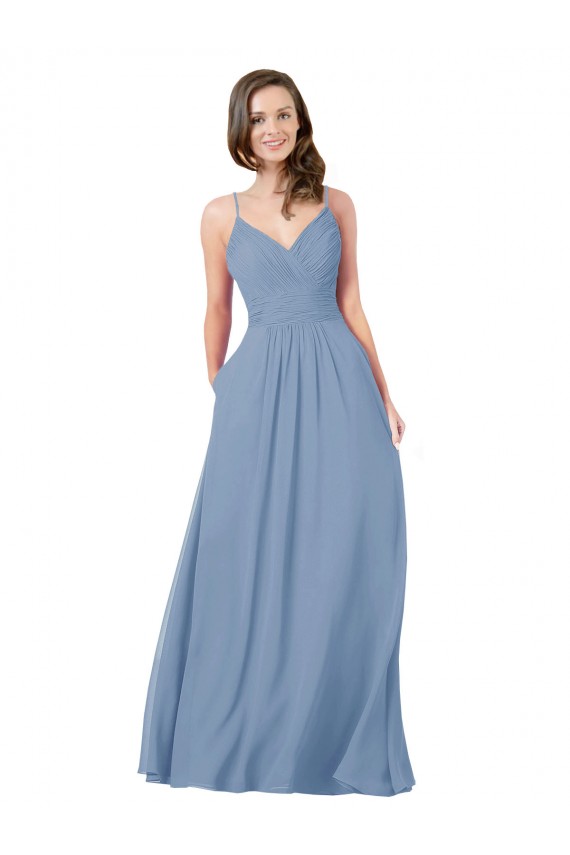 Mejores Azul polvoriento línea A Cuello en V Gasa Largo Vestidos de dama de honor