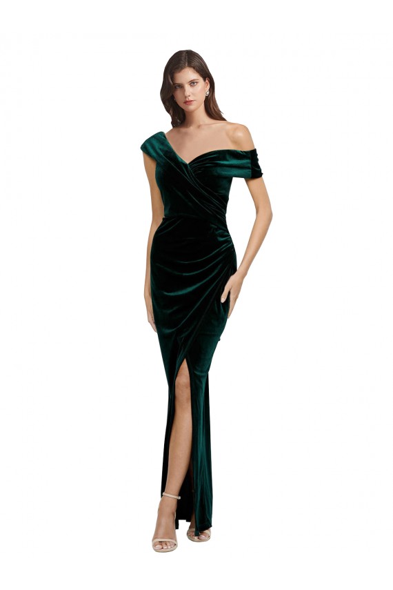 Mejores Verde oscuro Cubierta Hombros Descubiertos Terciopelo Elástico Largo Asimétrico Formales Vestidos de dama de honor / Vestidos de fiesta